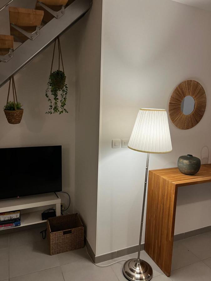 Le Brise Lame Maison Neuve A 2 Pas De La Plage 勒波泰勒 外观 照片
