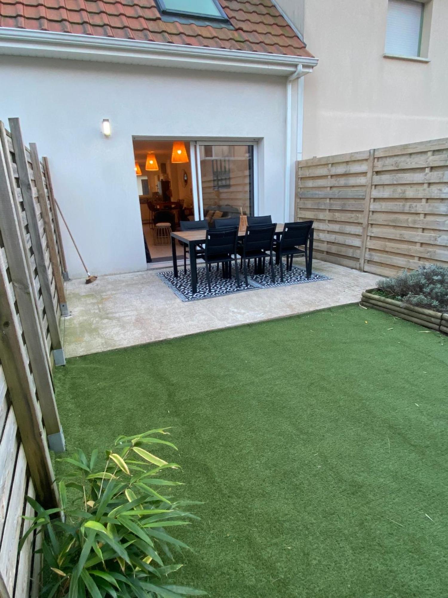 Le Brise Lame Maison Neuve A 2 Pas De La Plage 勒波泰勒 外观 照片