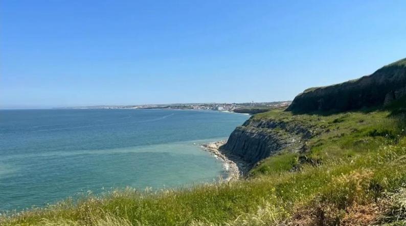 Le Brise Lame Maison Neuve A 2 Pas De La Plage 勒波泰勒 外观 照片